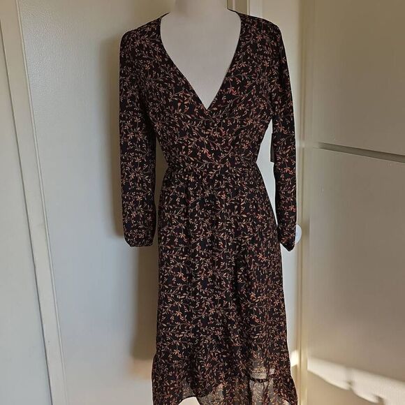 Old Navy black/gold/red faux wrap dress, nwt, s - Picture 1 of 9